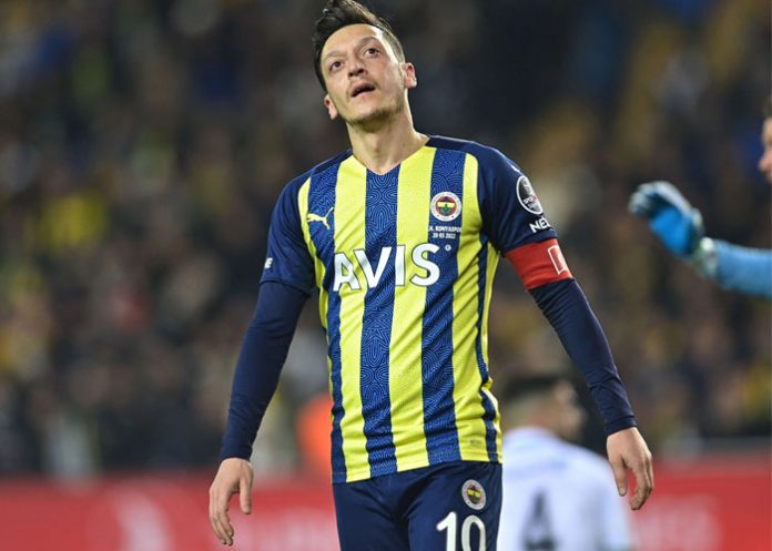 Ozil mesut, Özil, fútbol, retiro,