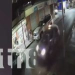 ¡Salió por los aires! Taxi levanta a peatón en una calle de Estelí (VIDEO) Foto: Aparatoso accidente de tránsito en Estelí / TN8
