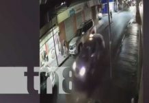 ¡Salió por los aires! Taxi levanta a peatón en una calle de Estelí (VIDEO) Foto: Aparatoso accidente de tránsito en Estelí / TN8