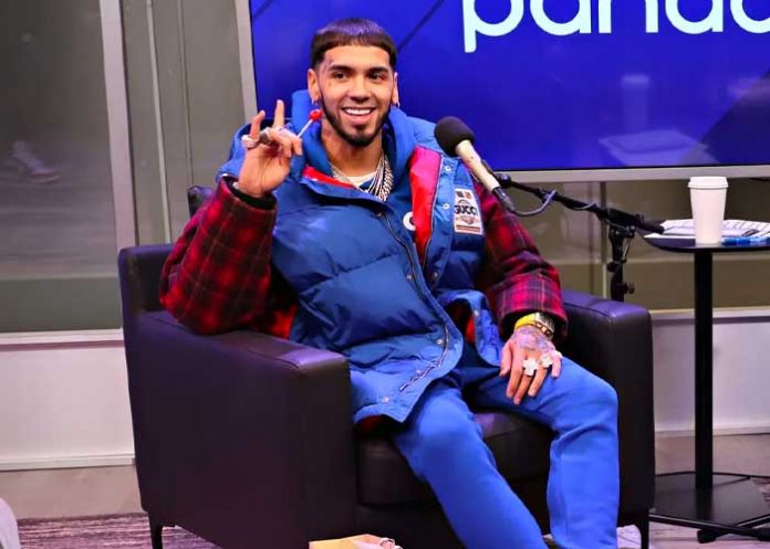 Anuel AA se lanzó una flatulencia en un live de Instagram