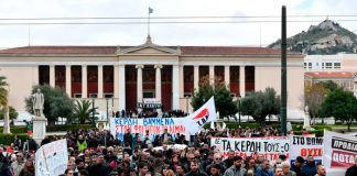 Ola de protesta inédita por el catastrófico accidente ferroviario en Grecia