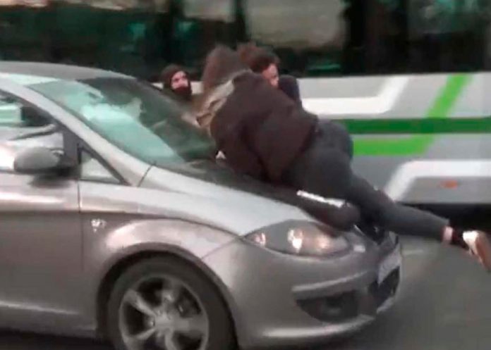 Atropellan a varias mujeres durante una marcha por el 8M en Barcelona