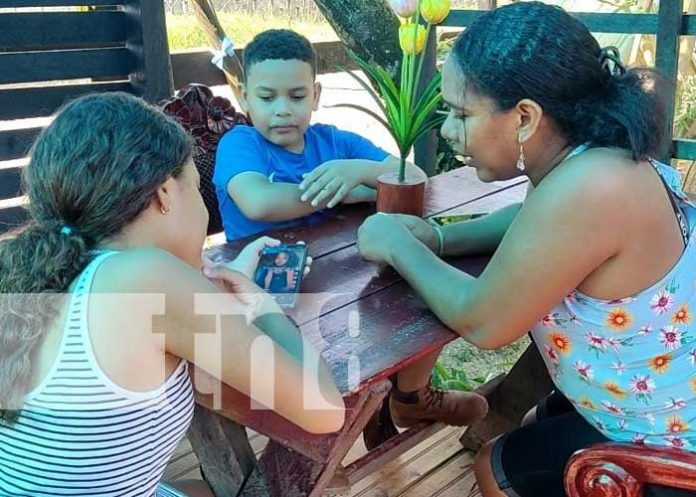 Foto: Naida, microempresaria exitosa en Bilwi / TN8