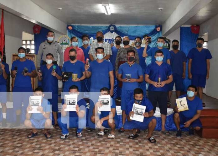 Foto: Curso de barbería en el Penitenciario de Bluefields / TN8