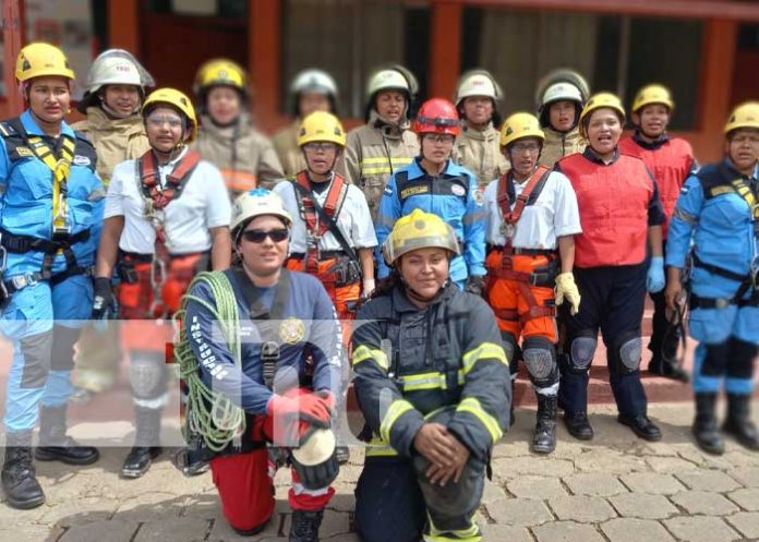 Foto: Valor y sacrificio con las bomberas en Nicaragua / TN8