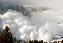 Deslizamiento de nieve deja tres muertos en Canadá