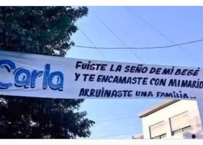 Exponen a maestra que se involucró con padre de familia