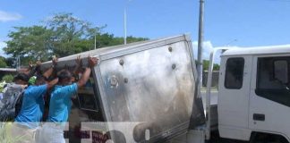 Foto: Camión lleno de carne sufre accidente en el 7 Sur, Managua / TN8