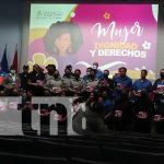 MIGOB Nicaragua conoce la «Cartilla Mujer, Dignidad y Derechos» Foto: Presentan Cartilla para prevenir la violencia a la mujer en el MIGOB Nicaragua / TN8