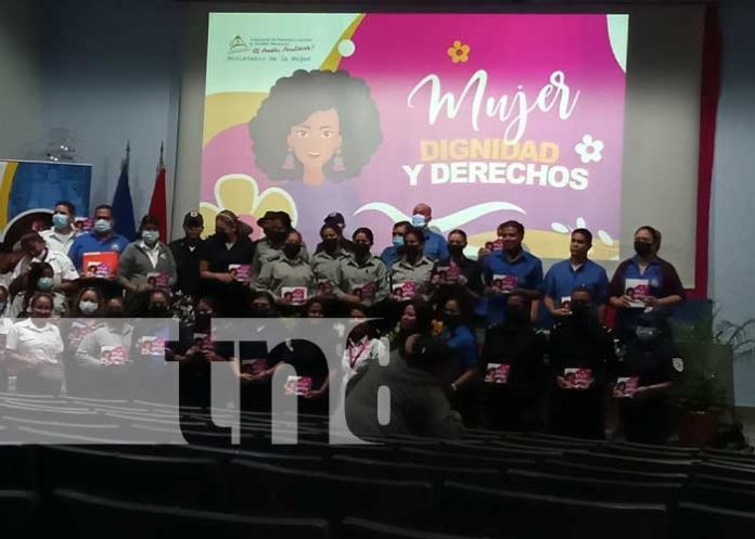 Foto: Presentan Cartilla para prevenir la violencia a la mujer en el MIGOB Nicaragua / TN8
