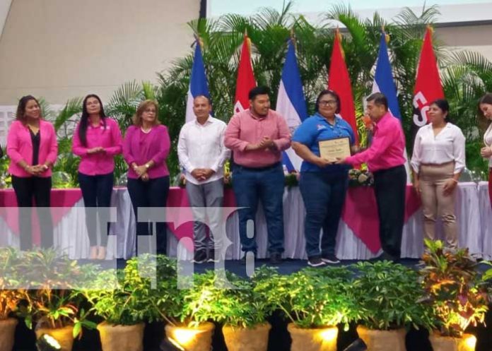 Foto: Reconocimiento a mujeres deportistas de Nicaragua / TN8