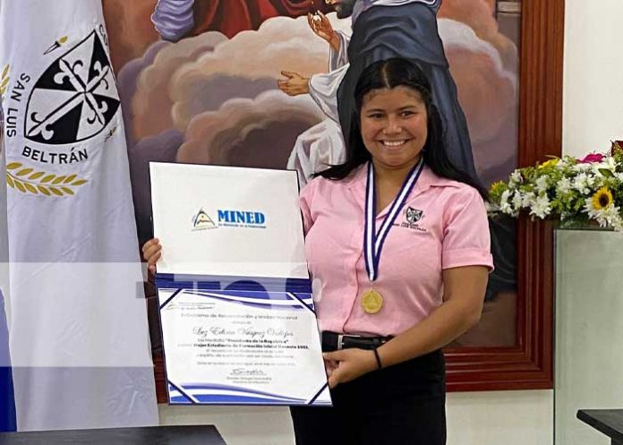 Foto: Luz Vásquez, destacada profesora de Chinandega / TN8
