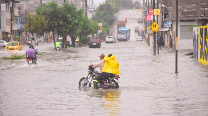 Foto: Fuertes tormentas invernales provocan inundaciones en Guayaquil, Ecuador /Cortesía