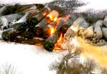 ¡Otro más! Se descarriló tren con sustancias inflamables en Estados Unidos ¡Otro más! Se descarriló tren con sustancias inflamables en Estados Unidos