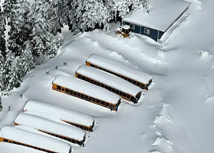 Tormenta invernal sepultó por más de 7 días a comunidades del sur de California
