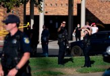 Balean a tres policías durante un sangriento tiroteo en Missouri Balean a tres policías durante un sangriento tiroteo en Missouri