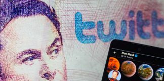 El inusual cruce de tuits entre Elon Musk y un empleado 