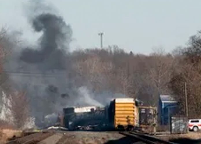 Se descarriló otro tren con sustancias peligrosas sembrando el terror en Arizona