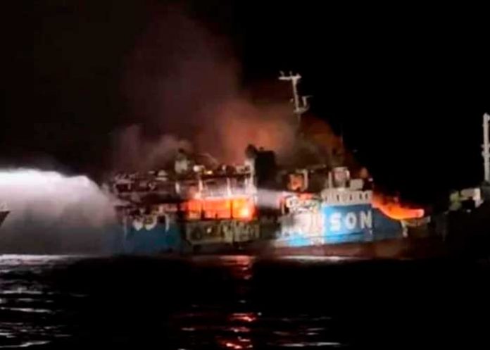 En Filipinas murieron 31 personas carbonizadas durante un incendio en un ferri
