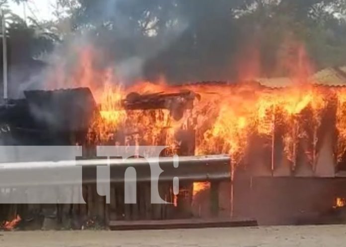Vivienda es consumida en llamas en La Dalia, Matagalpa