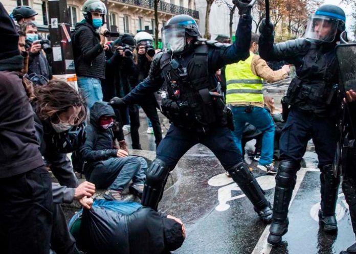 francia2 Protestas en contra reforma de pensiones en Francia dejan más de 200 detenidos