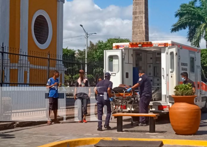 Paseo matutino deja fracturado a extranjero en Granada