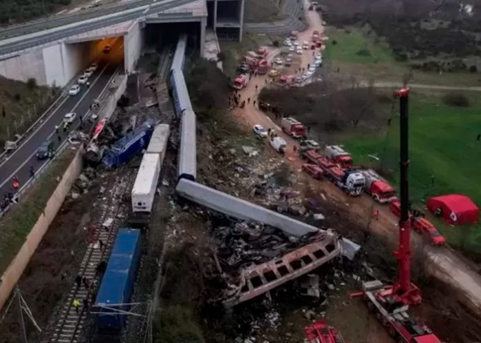 Indignación en las calles de Grecia por trágico accidente ferroviario