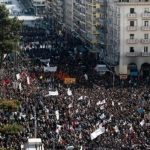 Masivas protestas en las calles de Grecia por sangriento accidente ferroviario Masivas protestas en las calles de Grecia por sangriento accidente ferroviario