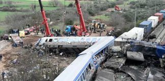Descomunal choque frontal de dos trenes dejó 36 muertos y 85 heridos en Grecia