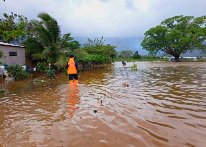 Alerta verde en el norte de Honduras por lluvias que dejan graves inundaciones