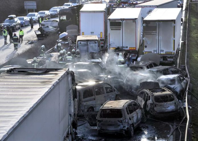 Decenas de heridos dejó un choque múltiple en una pista de Hungría