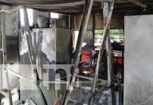 Foto: Voraz incendio afecta una pulpería en Managua / TN8
