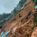 Alud de tierra sepultó a 10 personas en una pequeña y remota isla de Indonesia