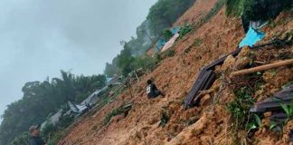 Alud de tierra sepultó a 10 personas en una pequeña y remota isla de Indonesia