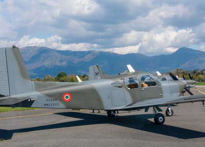 italia1 Fuego en el cielo de Italia tras choque de dos aviones de la Fuerza Aérea