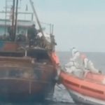 Rescatan a más de 1,300 migrantes varados en las costas de Italia