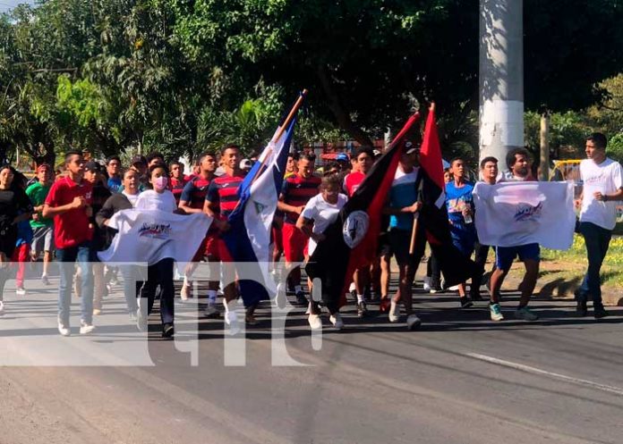 Jóvenes Conmemoraron la Cruzada Nacional de Alfabetización haciendo deporte/TN8