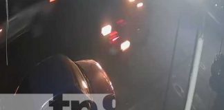 Foto: Camioneta impacta con un carro estacionado en Juigalpa, Chontales / TN8