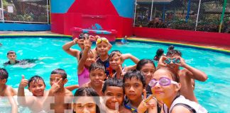¡A calmar el calor! Familias llegan a darse un chapuzón en piscinas de Xilonem