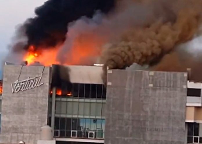 Encapuchados desatan el terror en México¡queman tres discotecas en Michoacán!