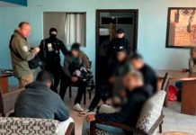 Hallan a 79 migrantes escondidos en varios hoteles en Tijuana, México