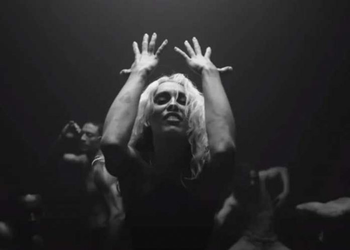 miley2 Miley Cyrus estrena el videoclip