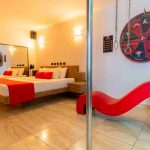 Loca arrastró a la novia de su ex al encontrarlos «en la cama de un motel» Golpea a su ex al descubrirlo con su nueva novia en hotel