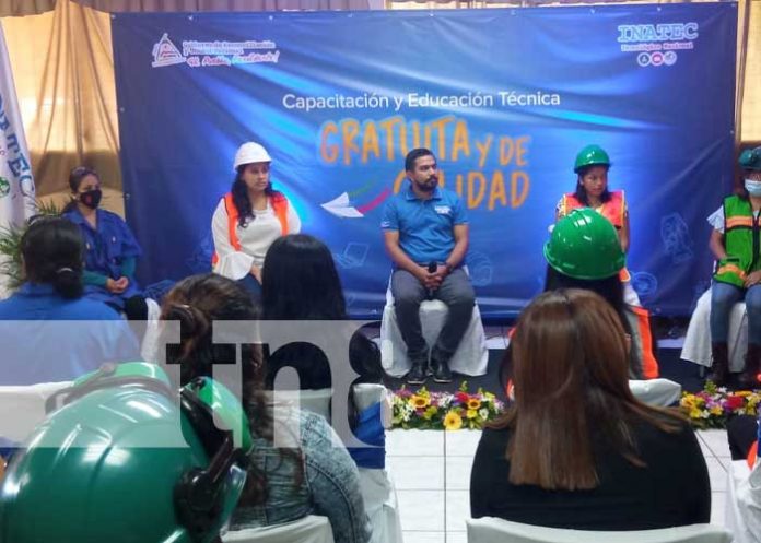 mujer-incu-1 Foto: Foro con mujeres técnicas en Nicaragua / TN8