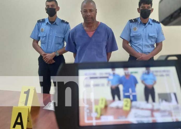 negro-coca-2 Foto: Incautación y captura de traficante en Managua / TN8