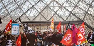 En París bloquean el museo Louvre en protesta a la reforma de pensiones