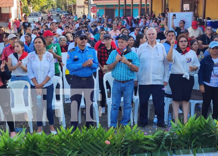 León recuerda el legado del comandante Hugo Chávez
