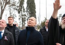 Vladímir Putin visita a Crimea, territorio reunificado con Rusia Vladímir Putin visita a Crimea, territorio reunificado con Rusia