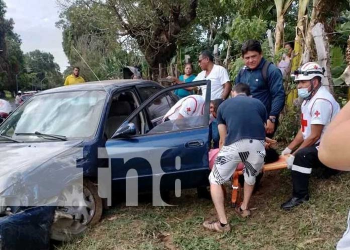 Foto: Motociclista casi provoca muerte de doctora y su hija en Rivas / TN8