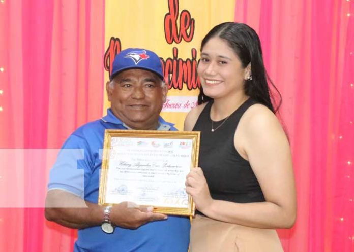Foto: Entregan reconocimientos a mujeres deportistas en Siuna y Nandaime / TN8